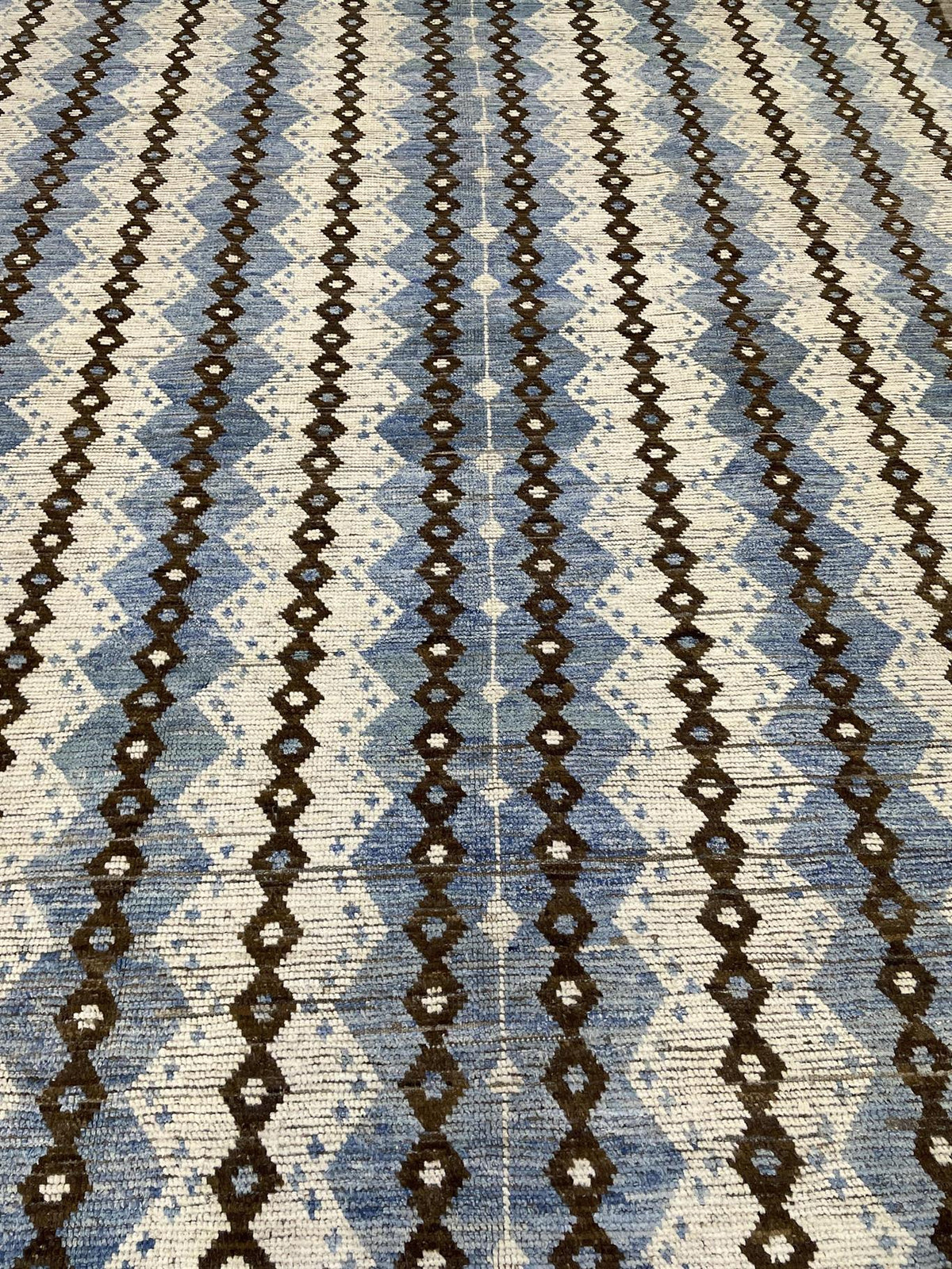 AORug#16426 size. 9' 00" x 11' 07"