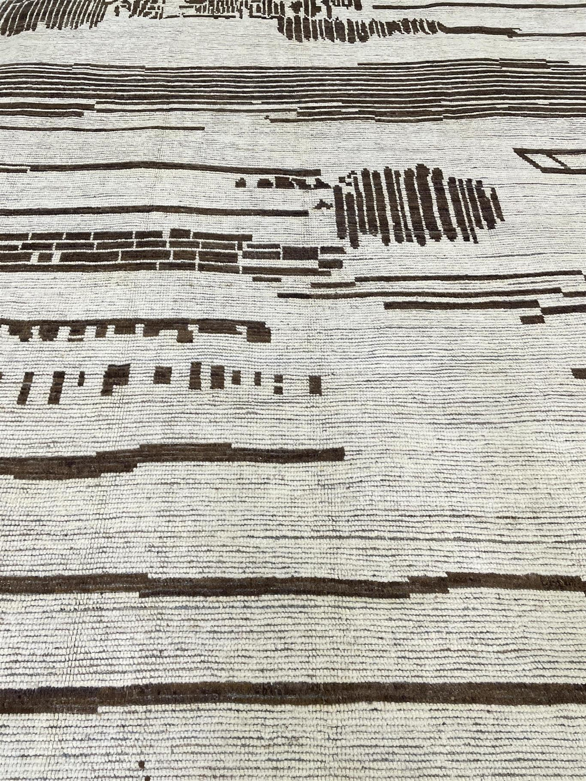 AORug#16428 size. 8' 06" x 12' 00"