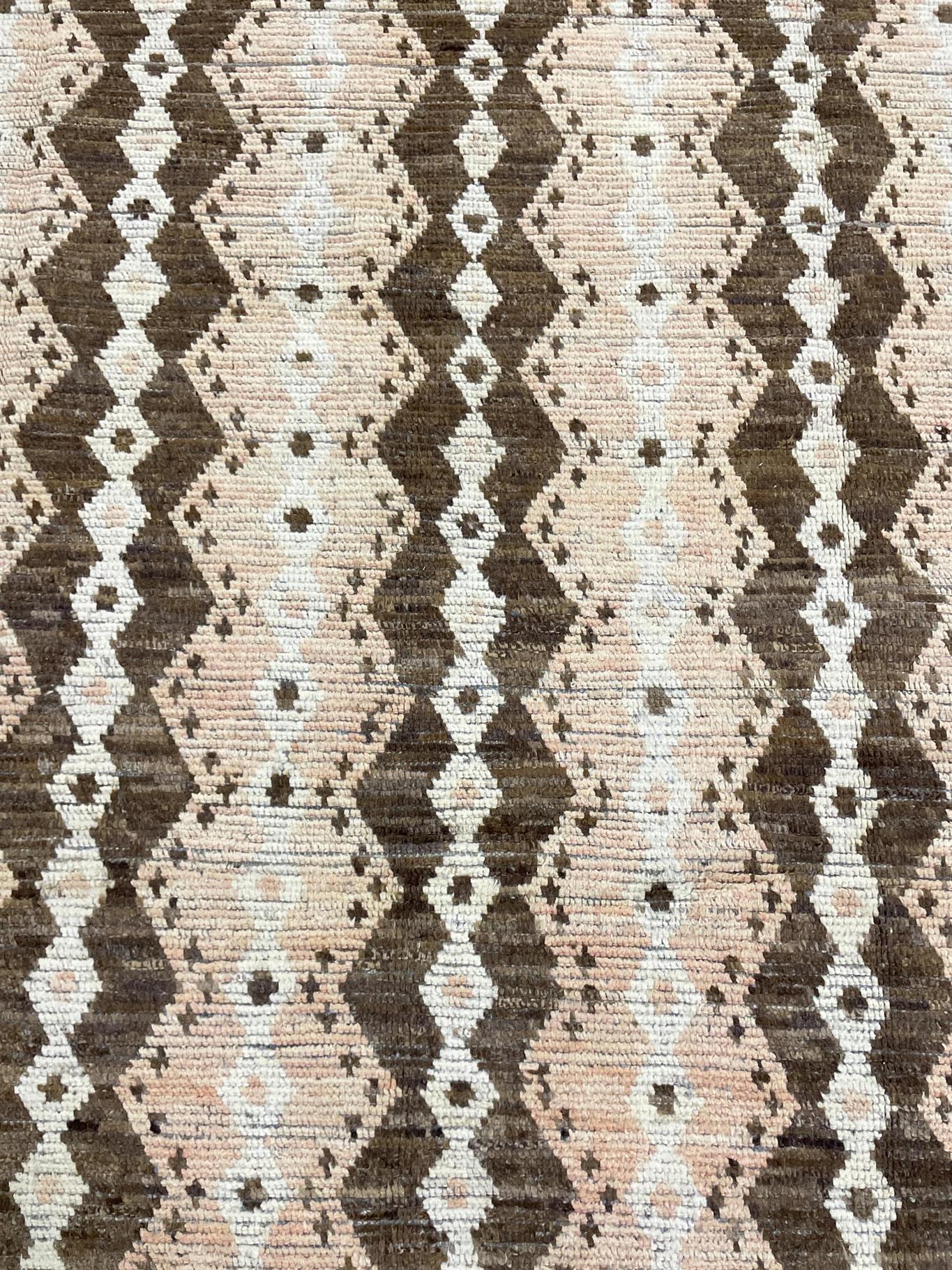 AORug#587 size.8'11"x11'10"