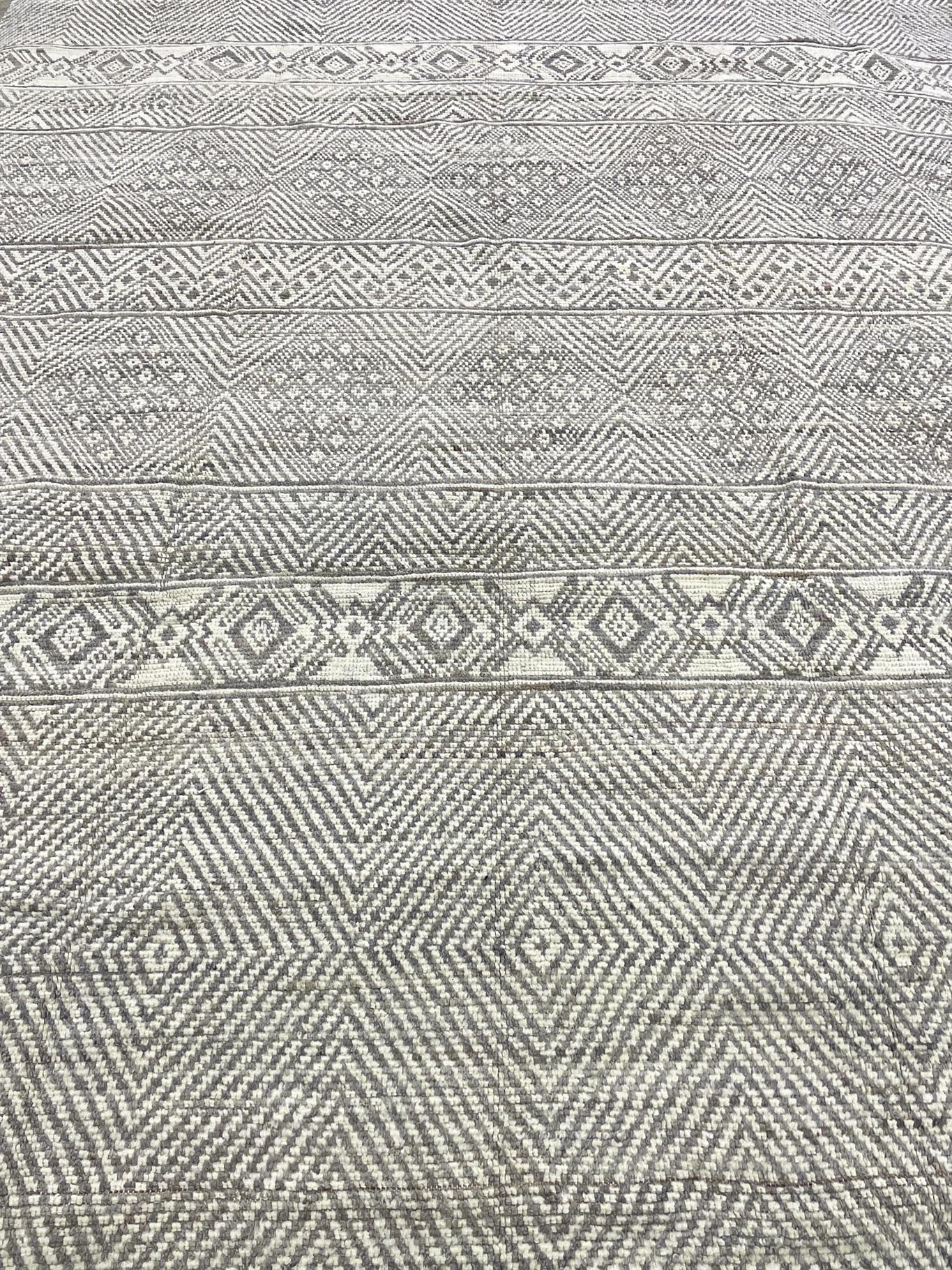 AORug#543 size.10.01x14