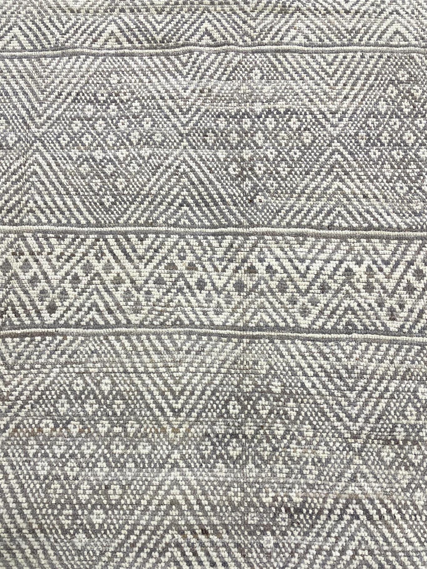 AORug#543 size.10.01x14