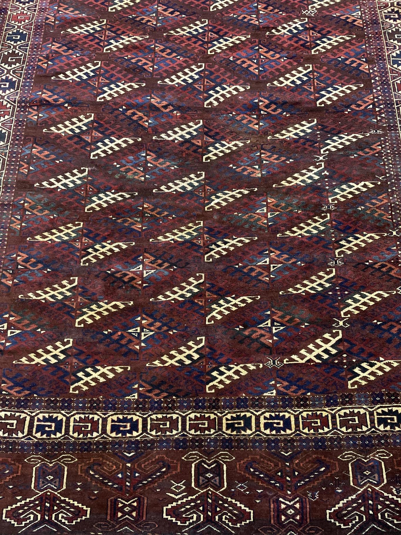 AORug#13700 size. 6' 05" x 10' 05"
