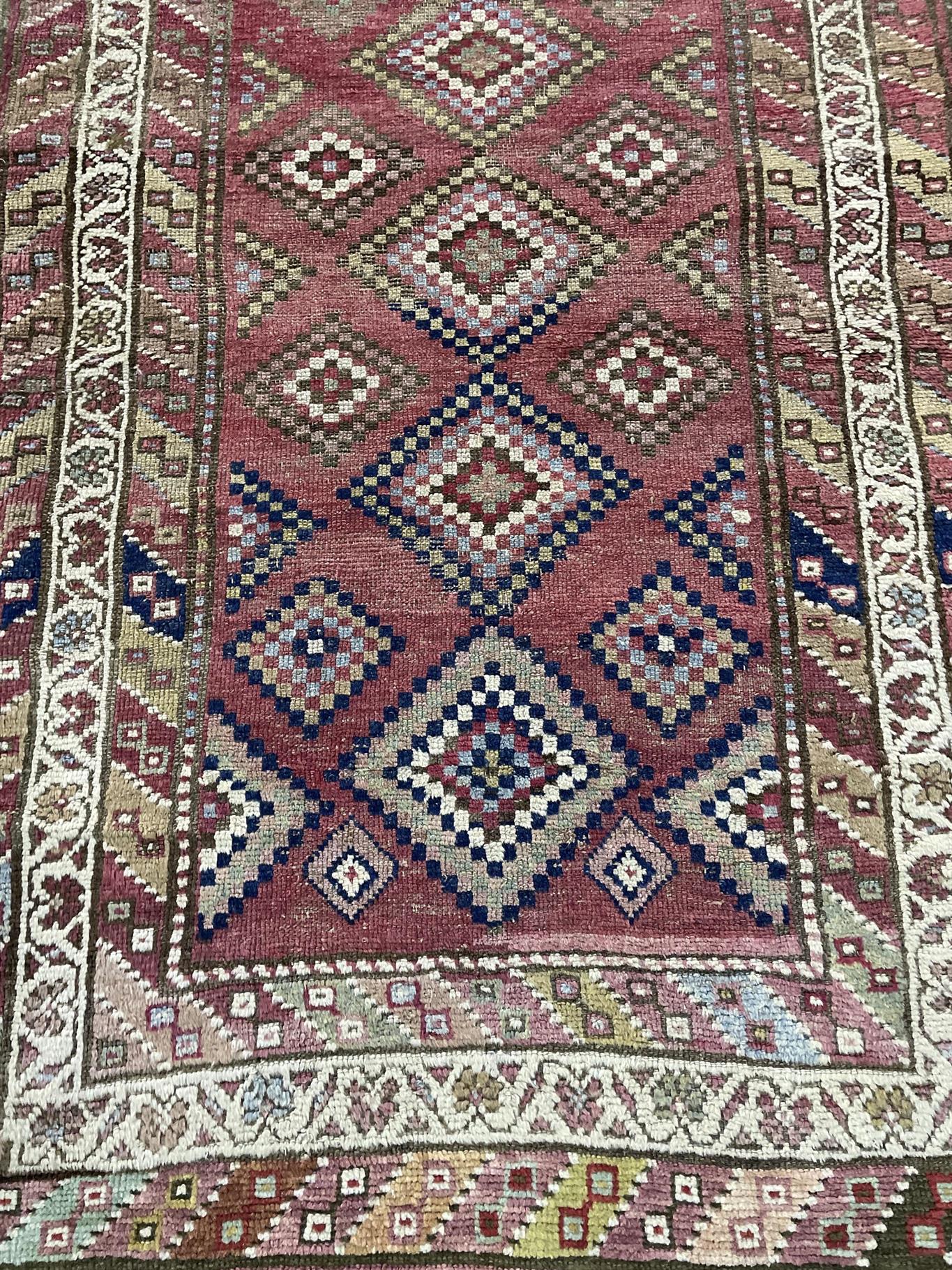 AORug#13699 size. 3' 03" x 10' 10"