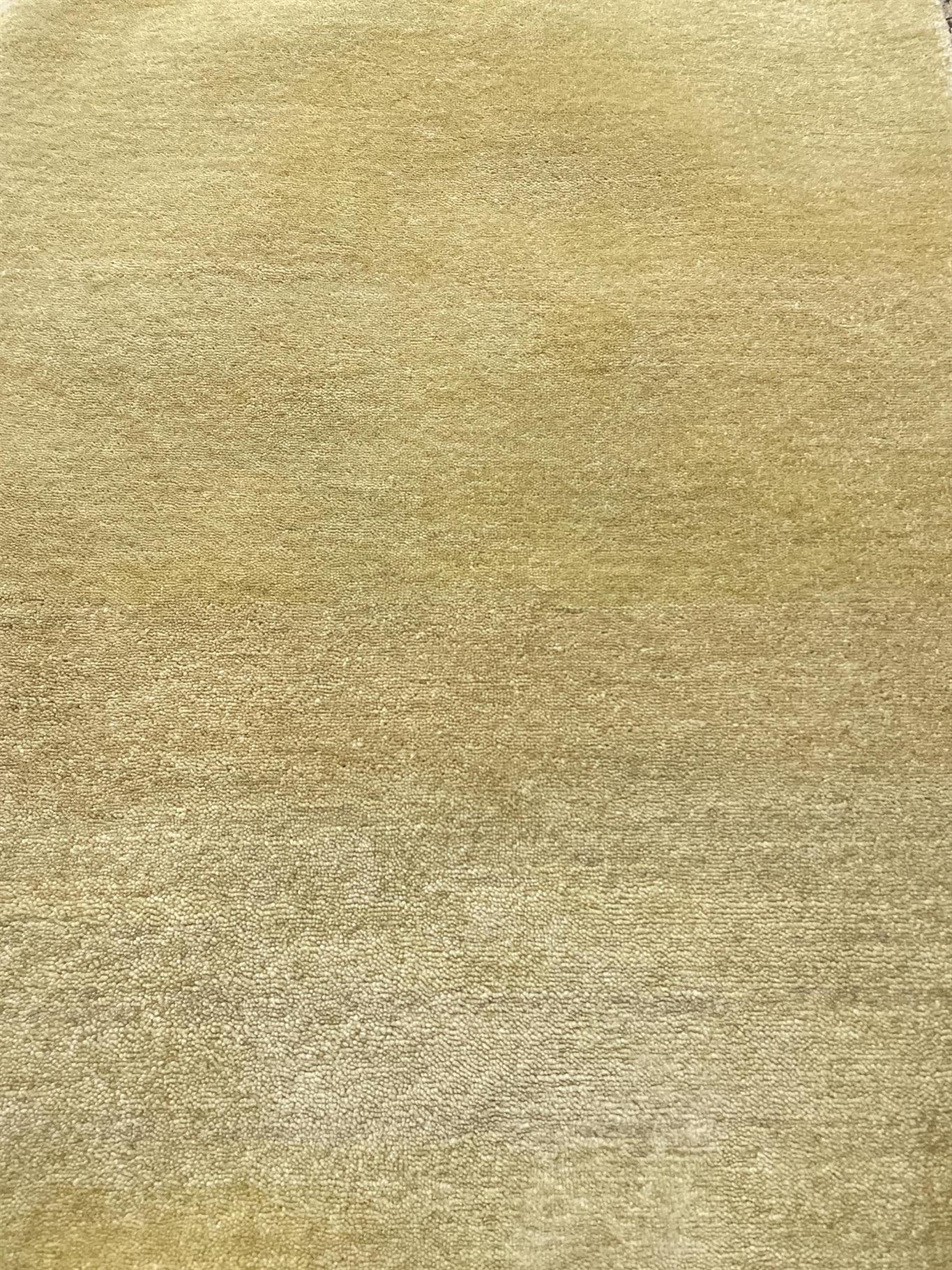 AORug#1079 size.2' 02" x 3' 01"