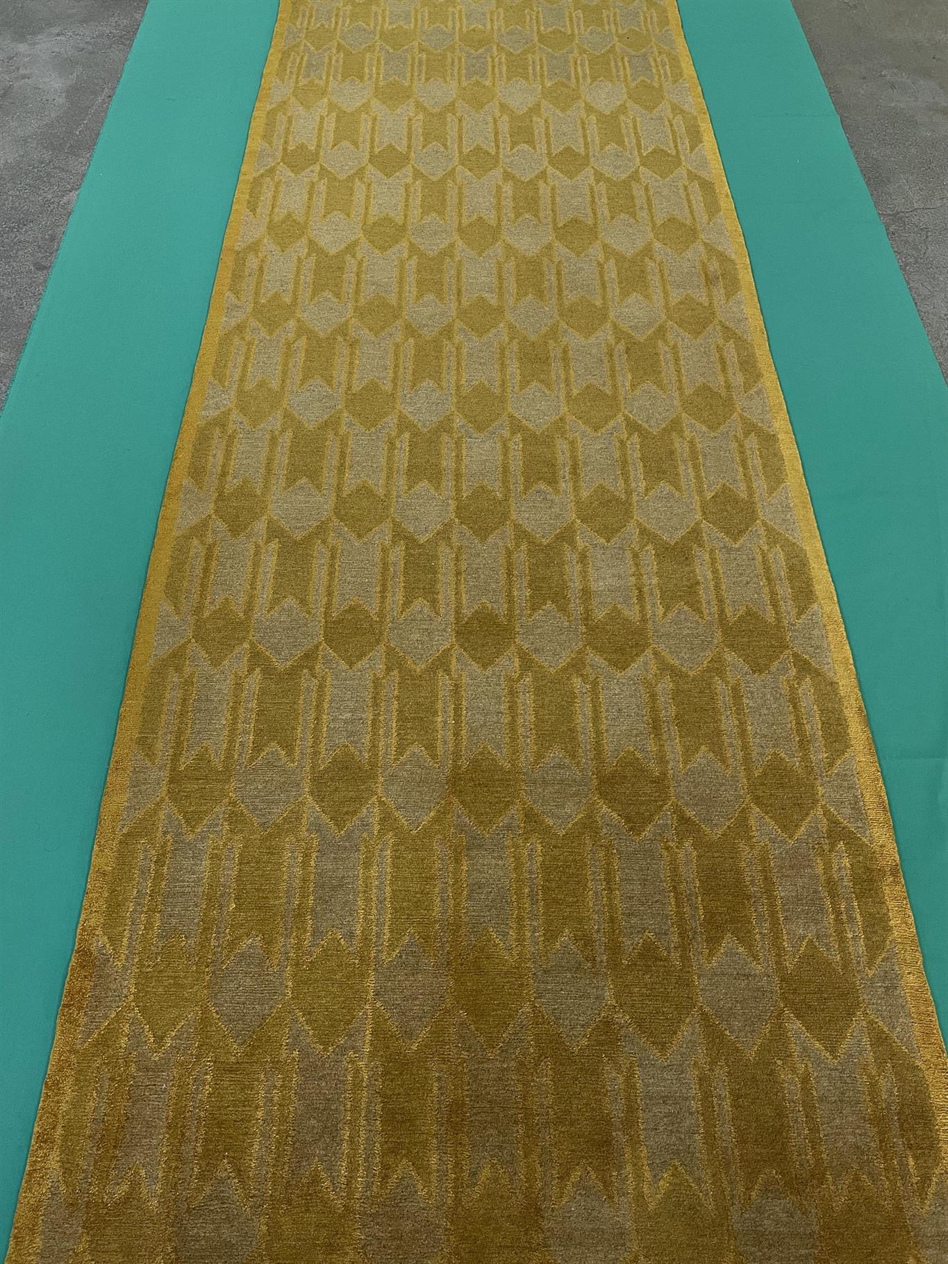 AORug#15842 size. 3' 01" x 9' 10"