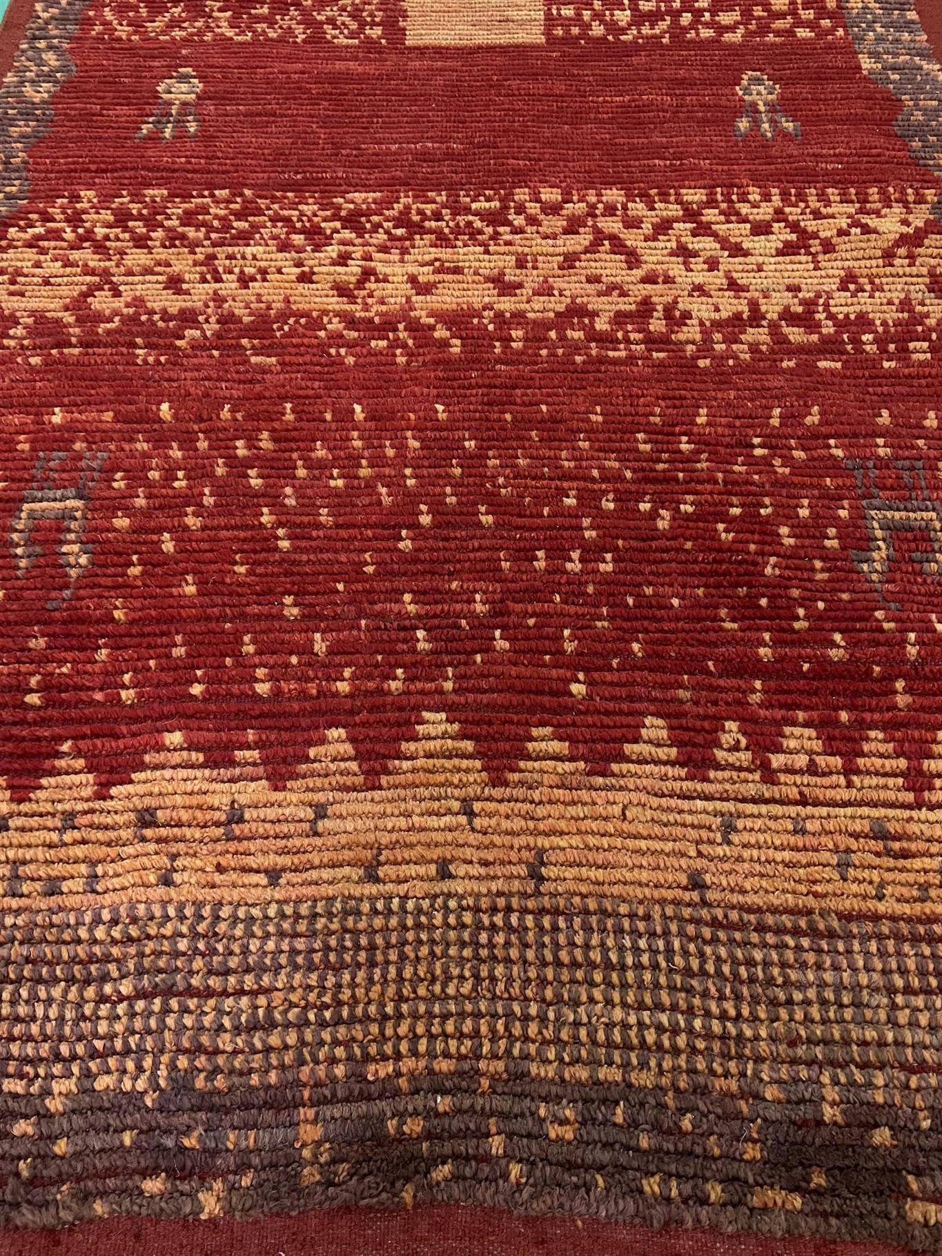 AORug#577 size.3'10"x5'10"