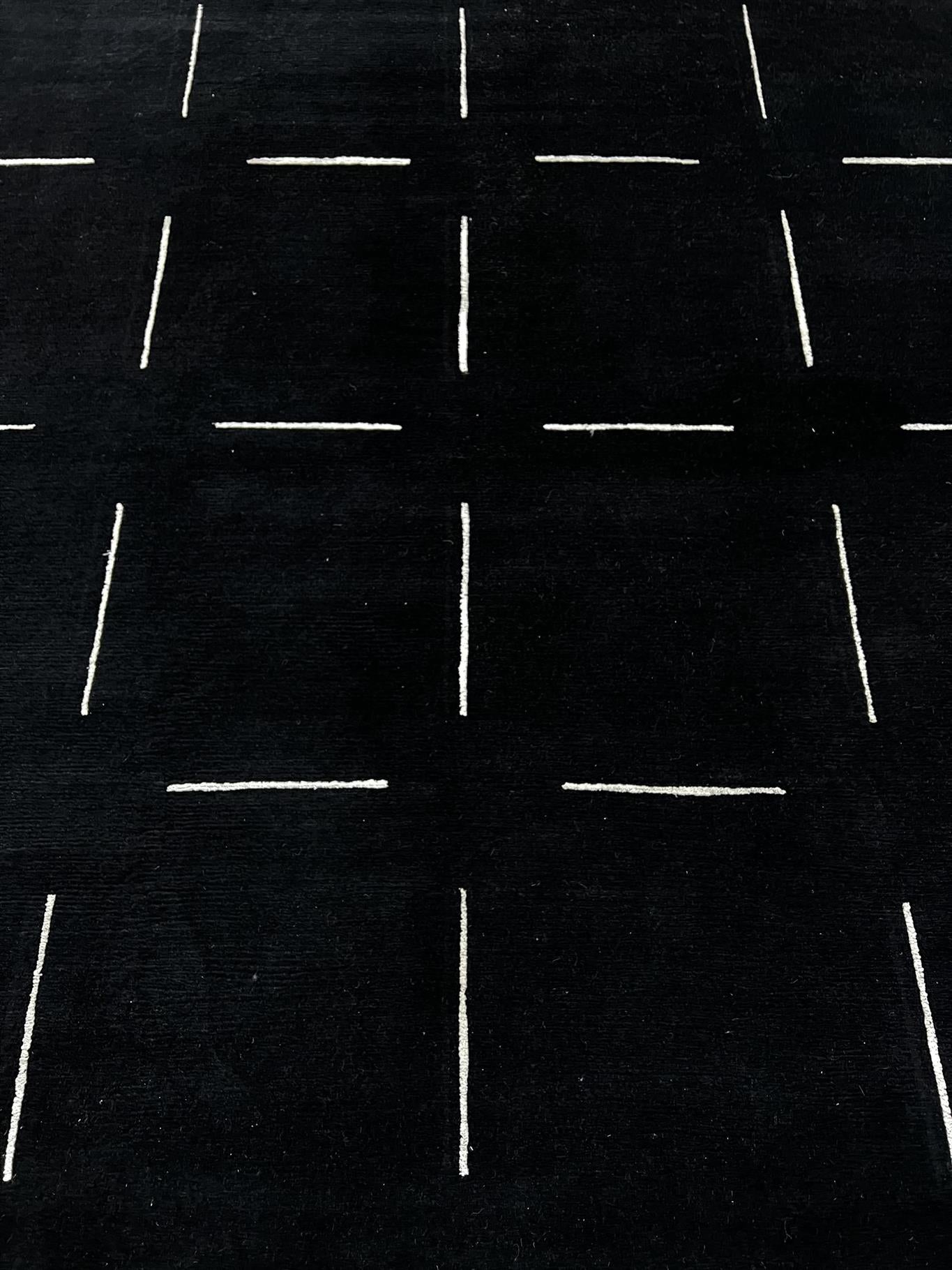 AORug#15502 size. 6' 07" x 6' 09"