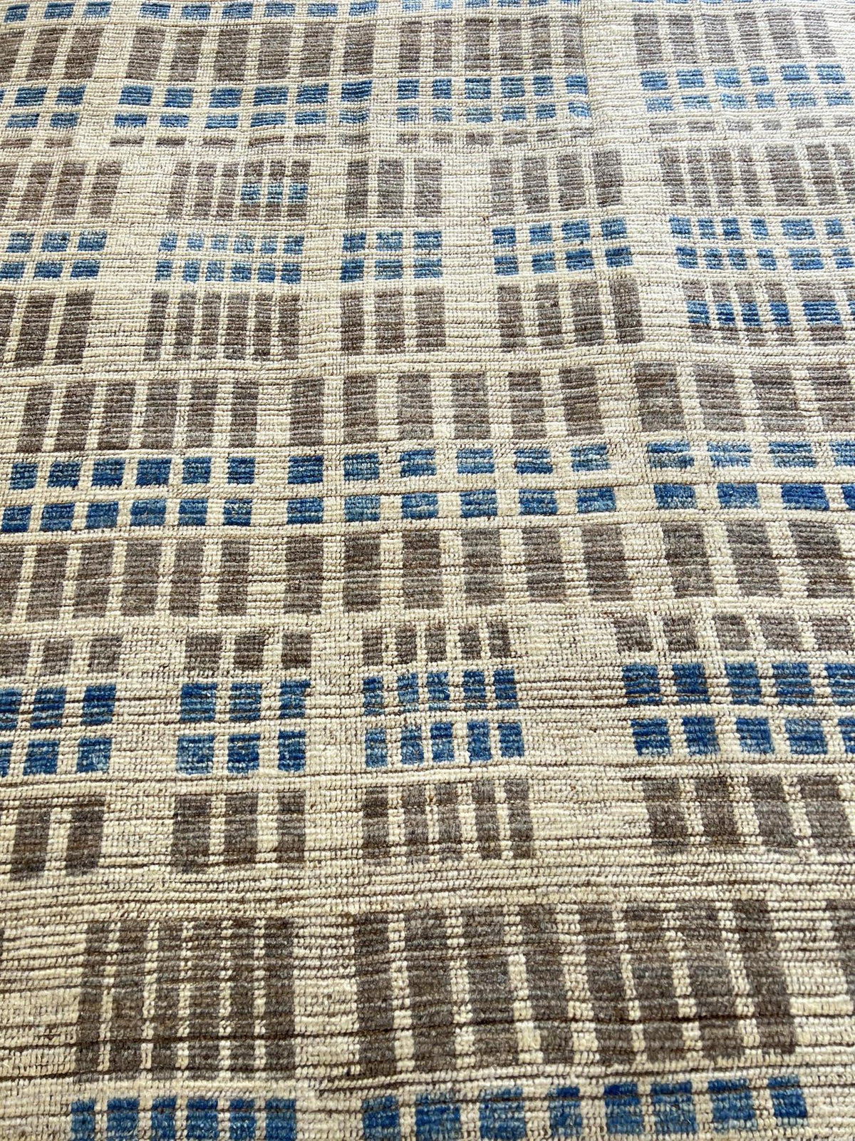 AORug#16392 size. 9' 02" x 12' 00"