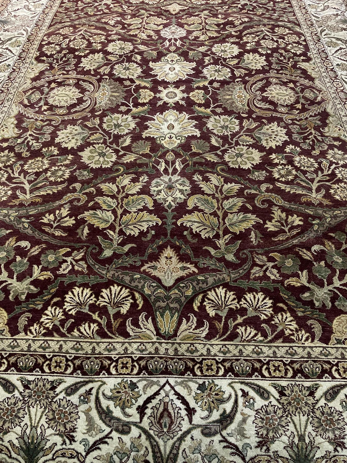 AORug#823 size.8' 11" x 12' 02"