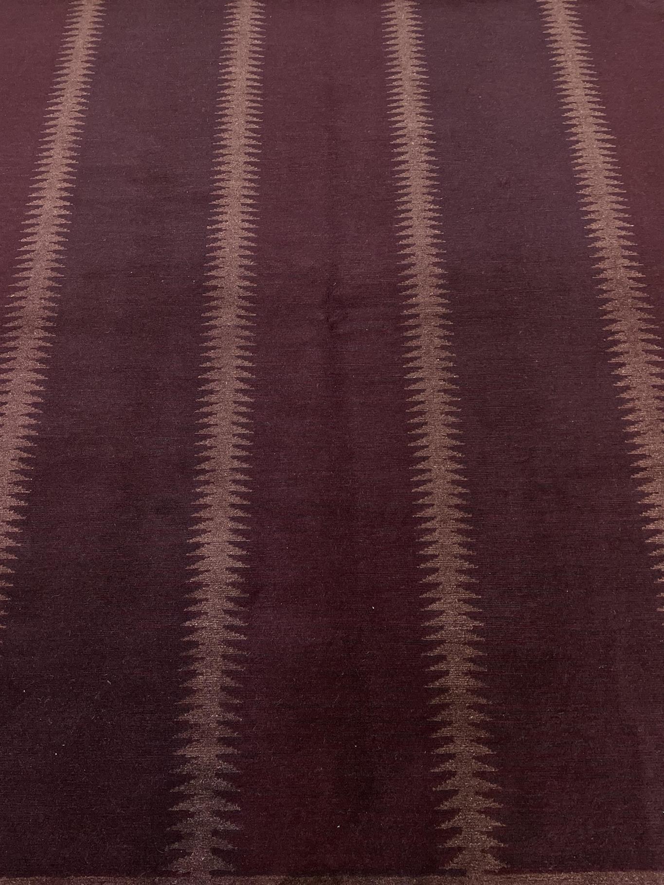 AORug#15987 size. 6' 08" x 6' 08"