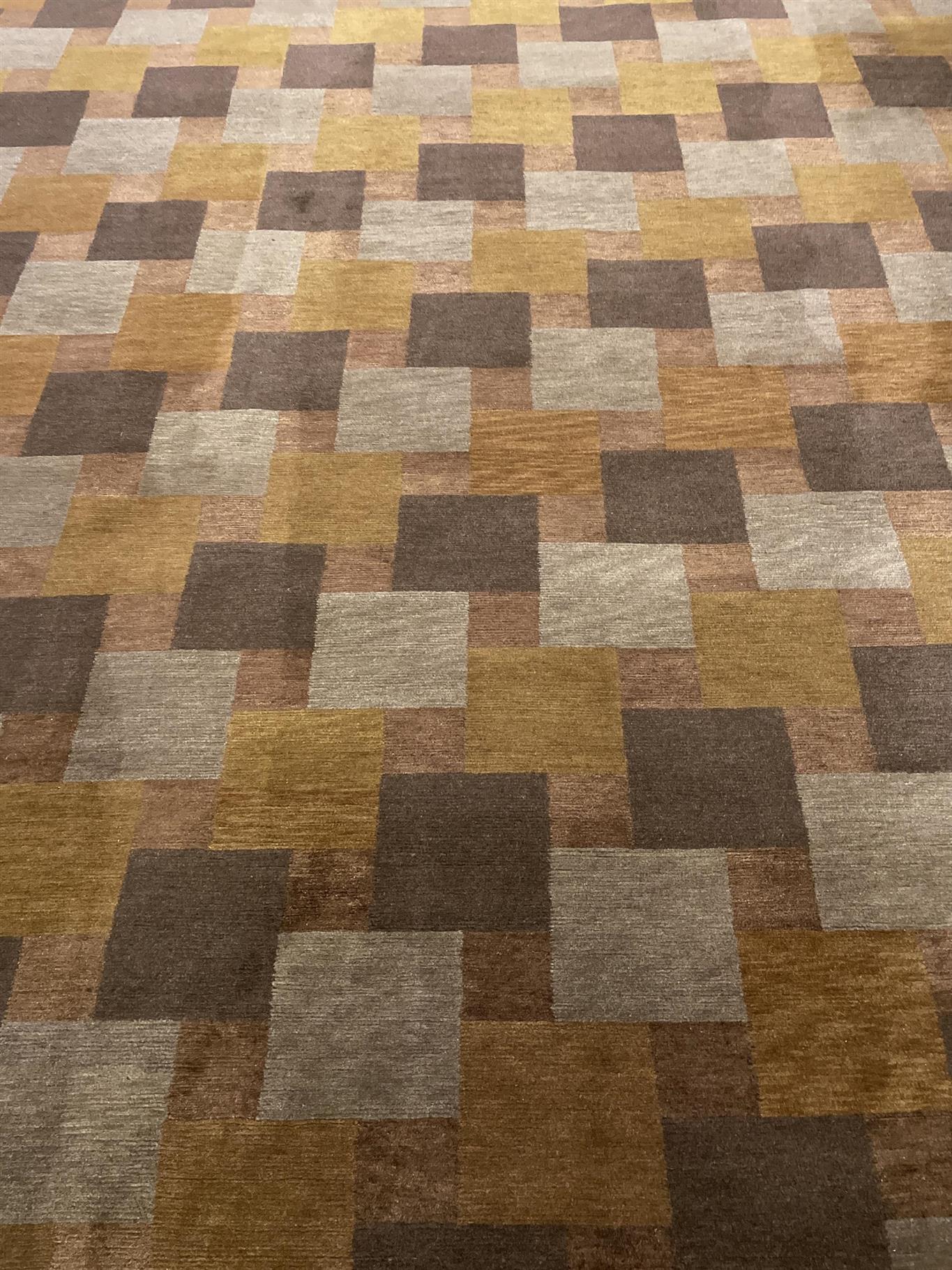 AORug#15887 size. 9' 03" x 12' 04"