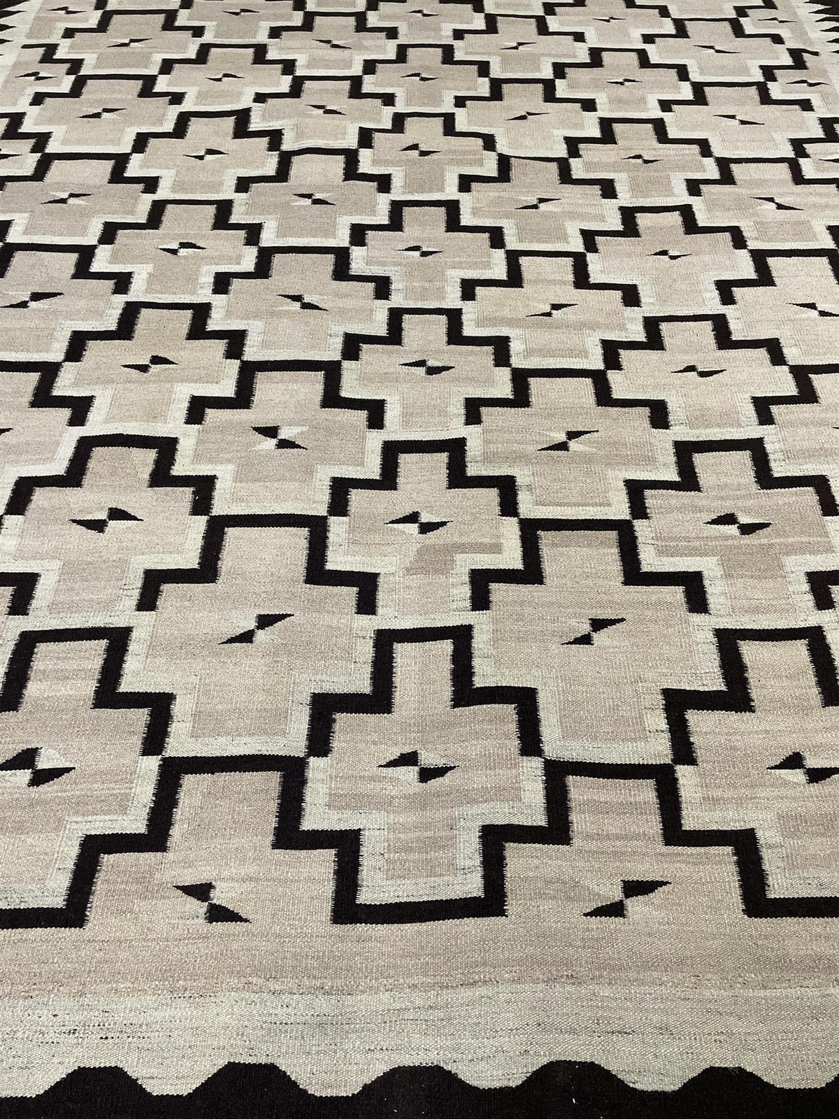 AORug#16500 size. 10'0" X 14'0"