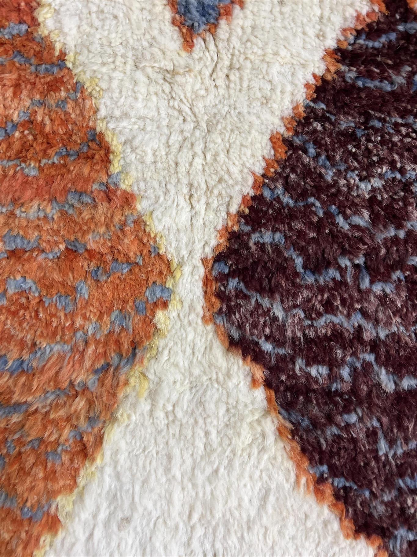AORug#16201 size. 2'0" X 3'0"