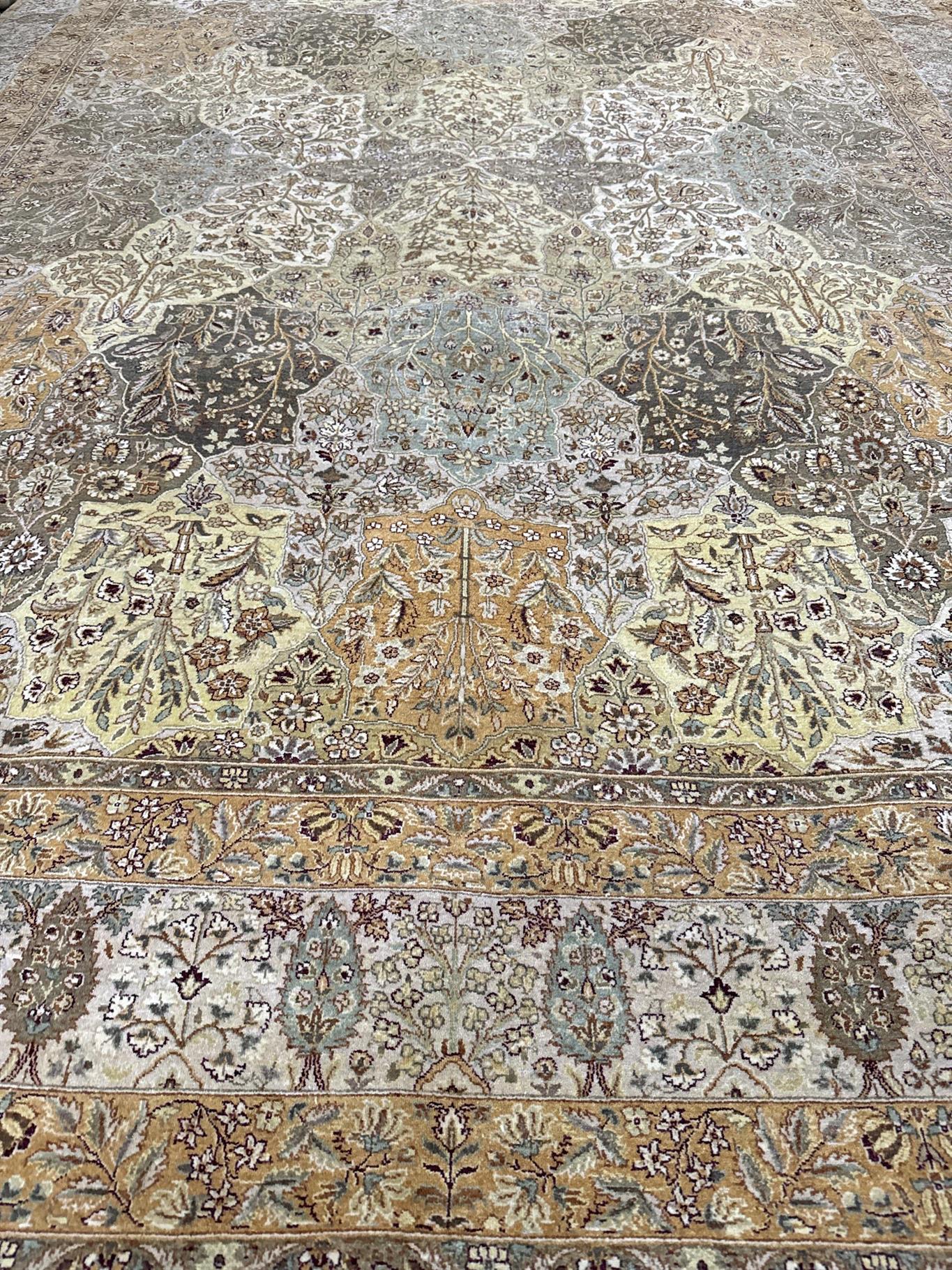AORug#767 size.9' 01" x 12' 01"