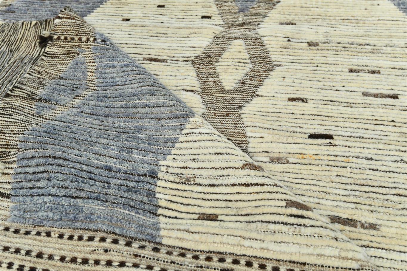 AORug#1335 size.10' 06" x 14' 00"