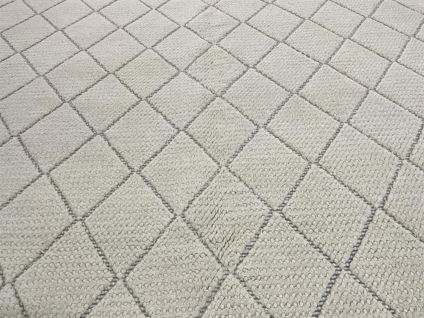 AORug#18621 size. 8' 00" x 10' 00"