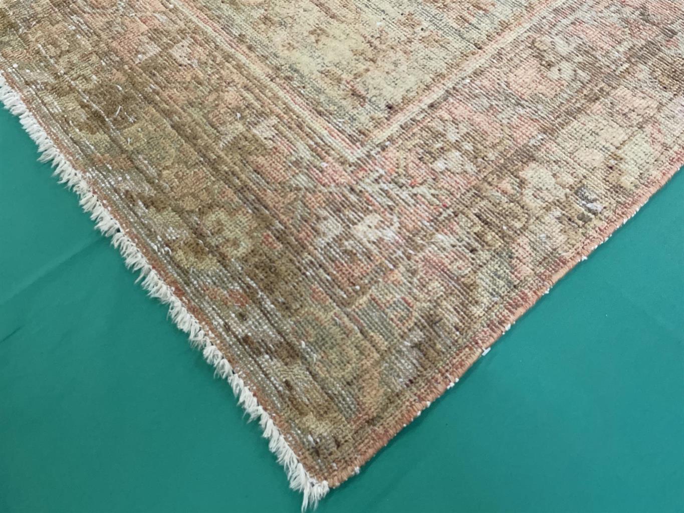 AORug#18732 size. 4' 07" x 9' 05"