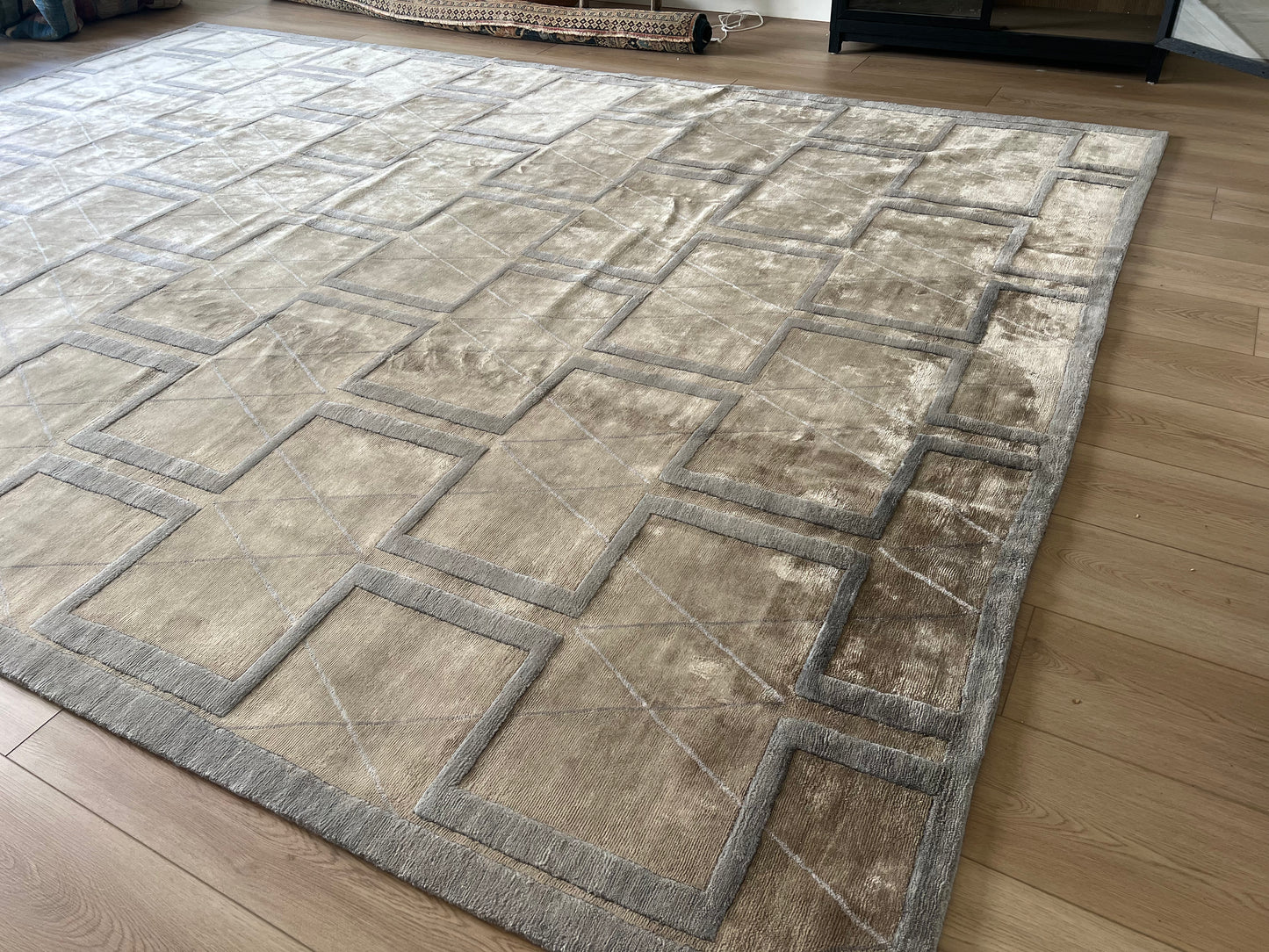 Explore our exquisite collection of handmade rugs, ranging from antique and vintage to modern designs. Each rug is a testament to skilled craftsmanship, offering timeless beauty and elegance. Elevate your space with the warmth and artistry of our handcrafted carpets.