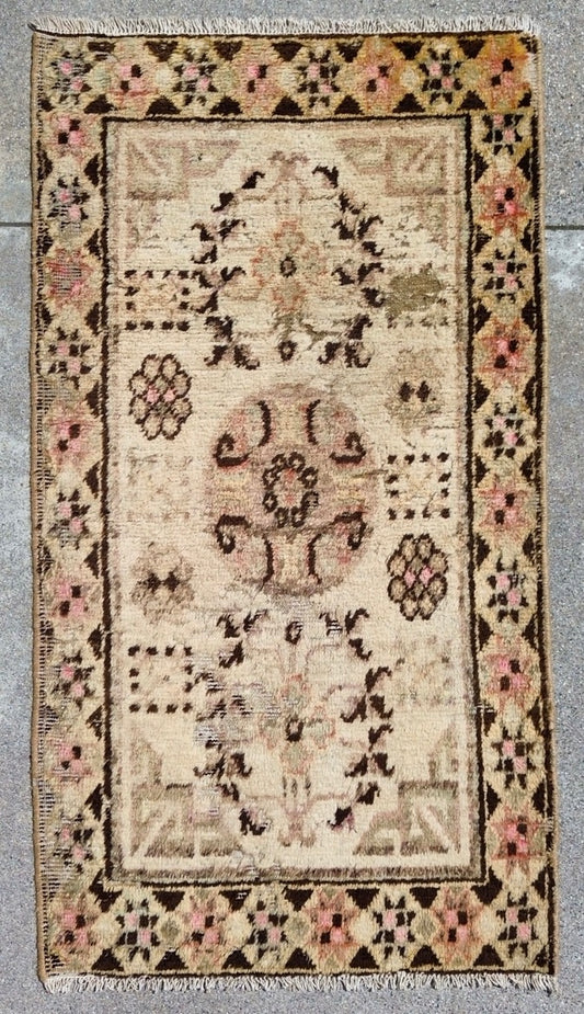 AORug#1261 size.3.6x1.11