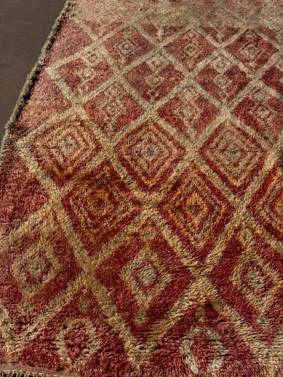 AORug#1835 size.6.4x10.6