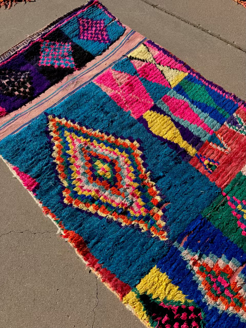 AORug#1808 size.3.4x11.03