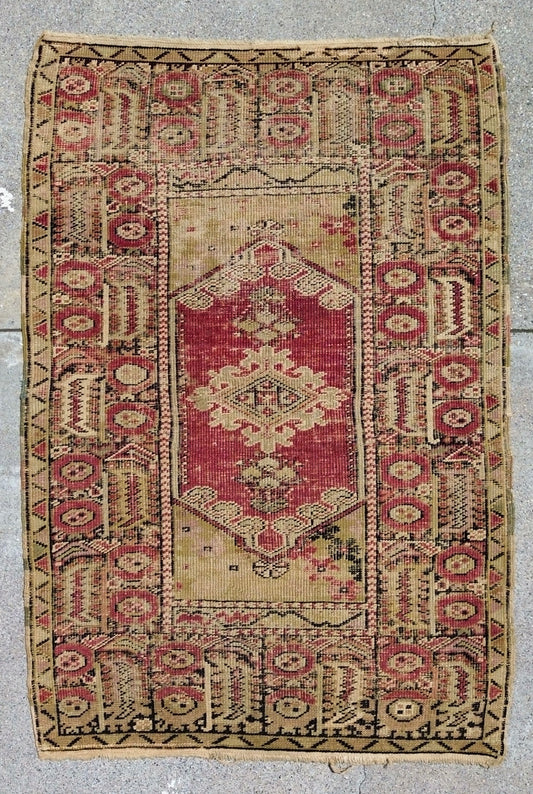 AORug#1250 size.3.9x2.7