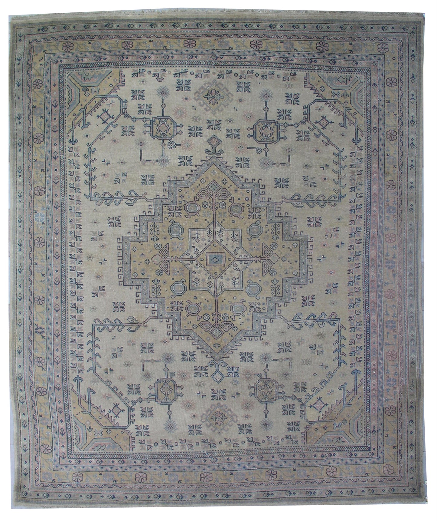 AORug#3237 size. 13' 01" x 11' 00"