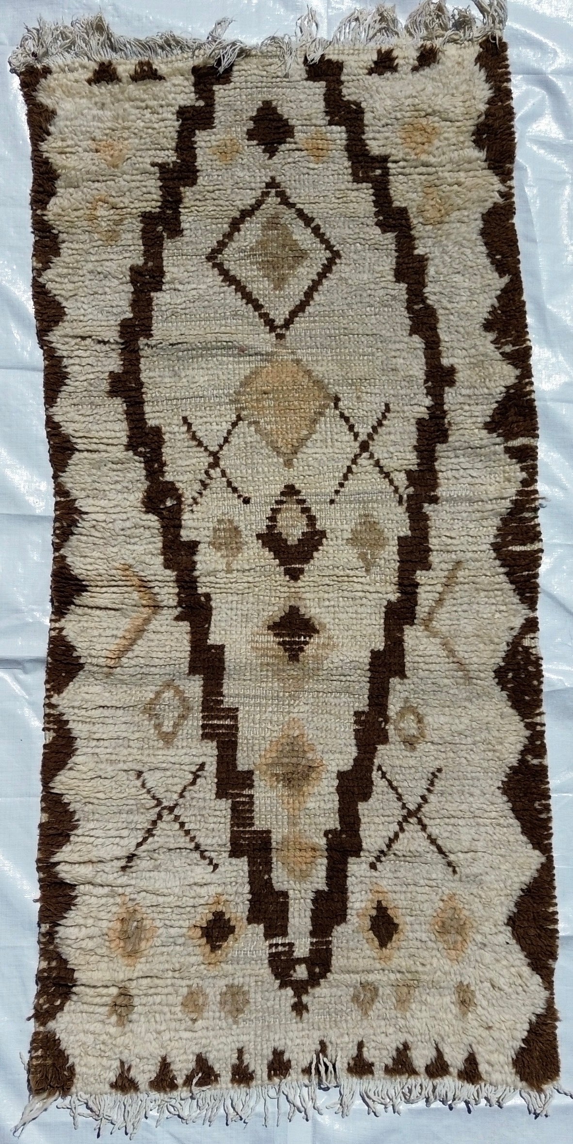 AORug#689 size.5.9x2.8