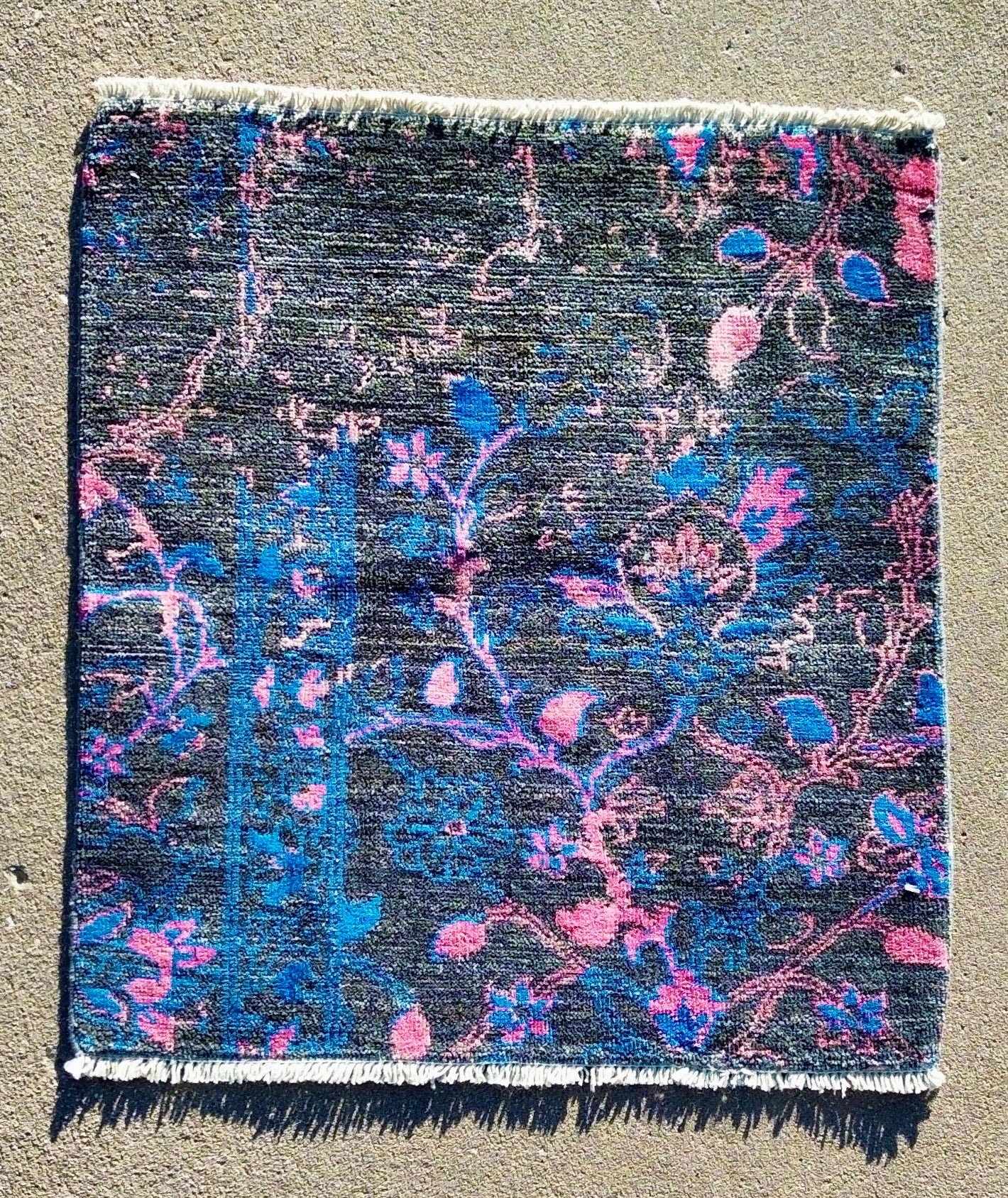 AORug#1827 size.1.5x1.5