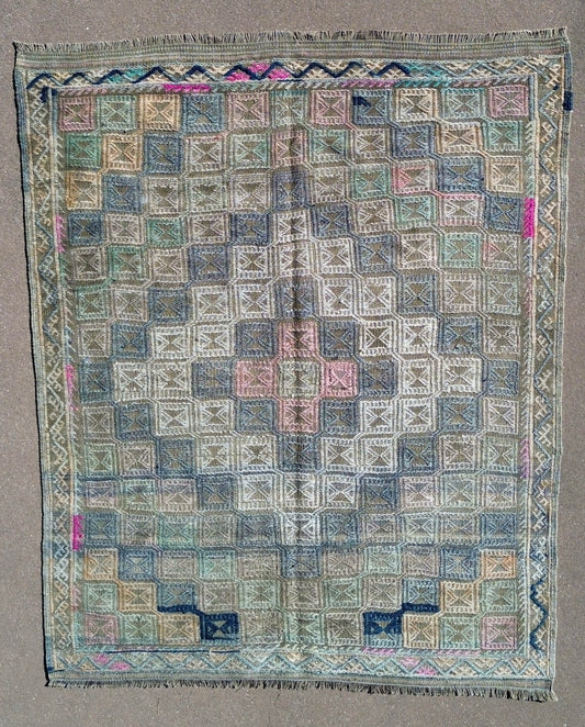 AORug#755 size. 4.4 x 3.6