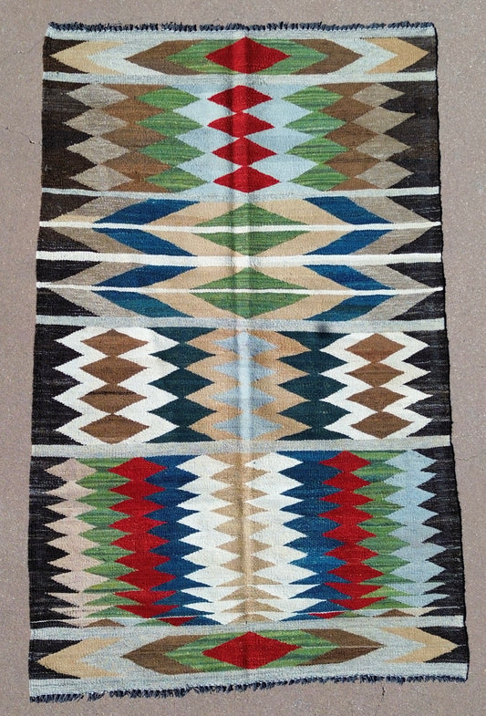 AORug#909 size. 4 x 6