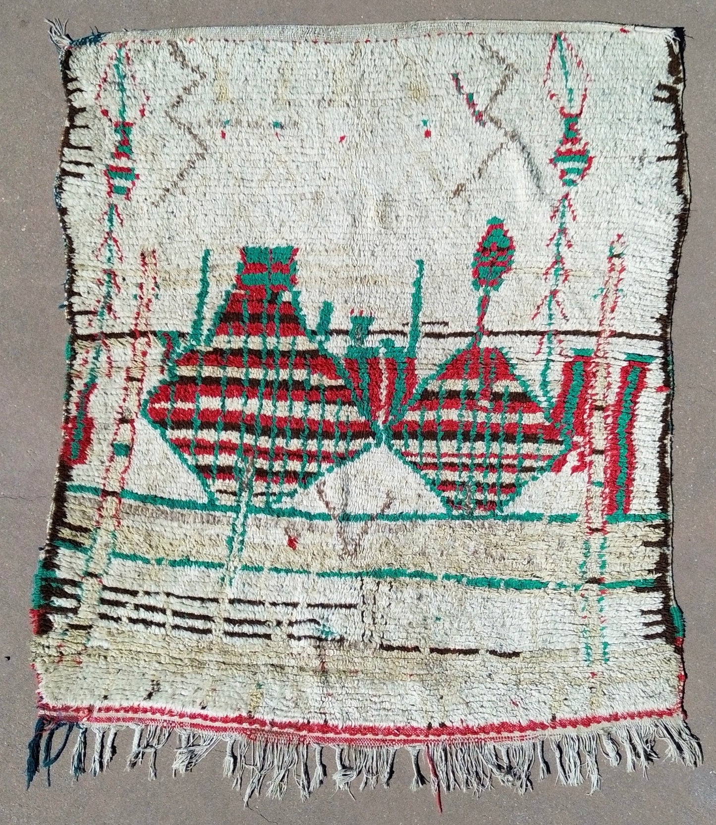 AORug#1026 size. 4.3 x 5.1