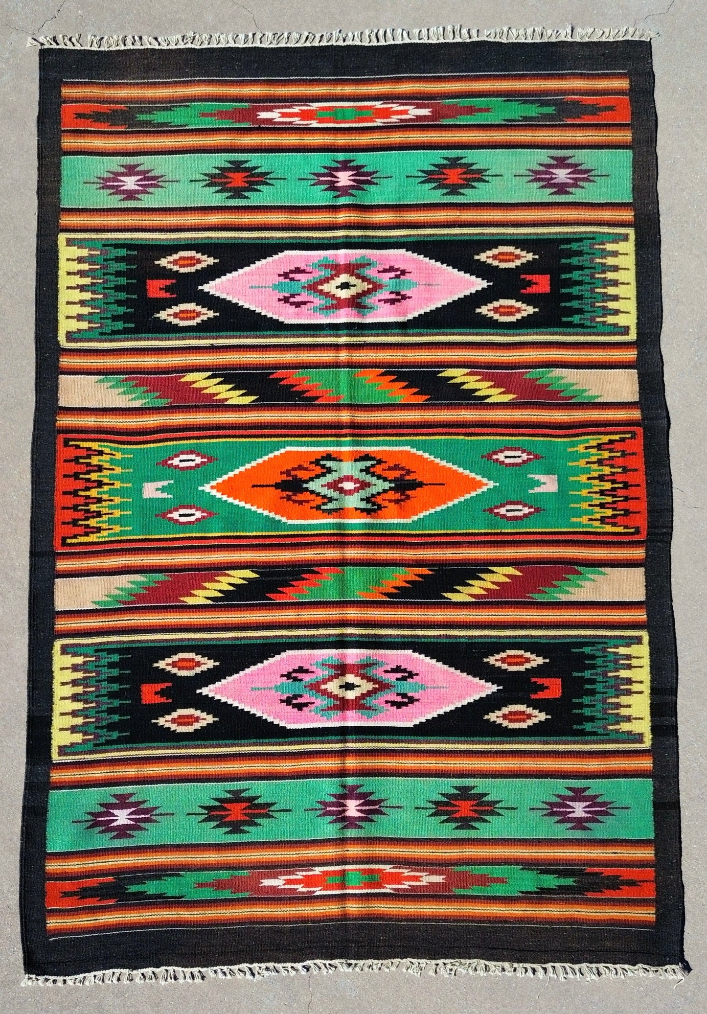 AORug#1050 size. 5x7
