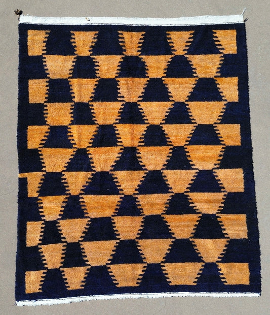 AORug#1192 size. 4 x 9