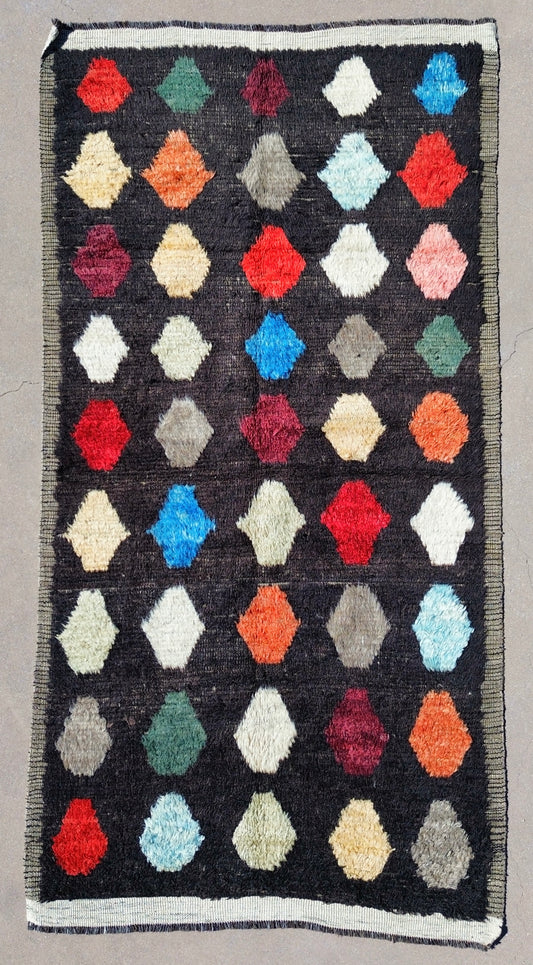 AORug#1206 size. 4.3 x 8.1