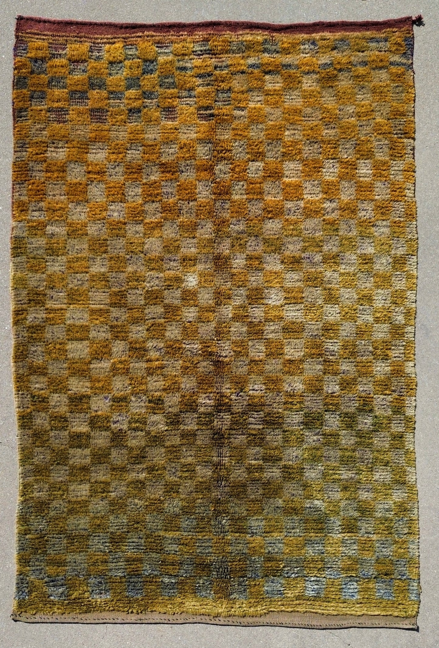 AORug#1300 size. 4.7 x 7.5