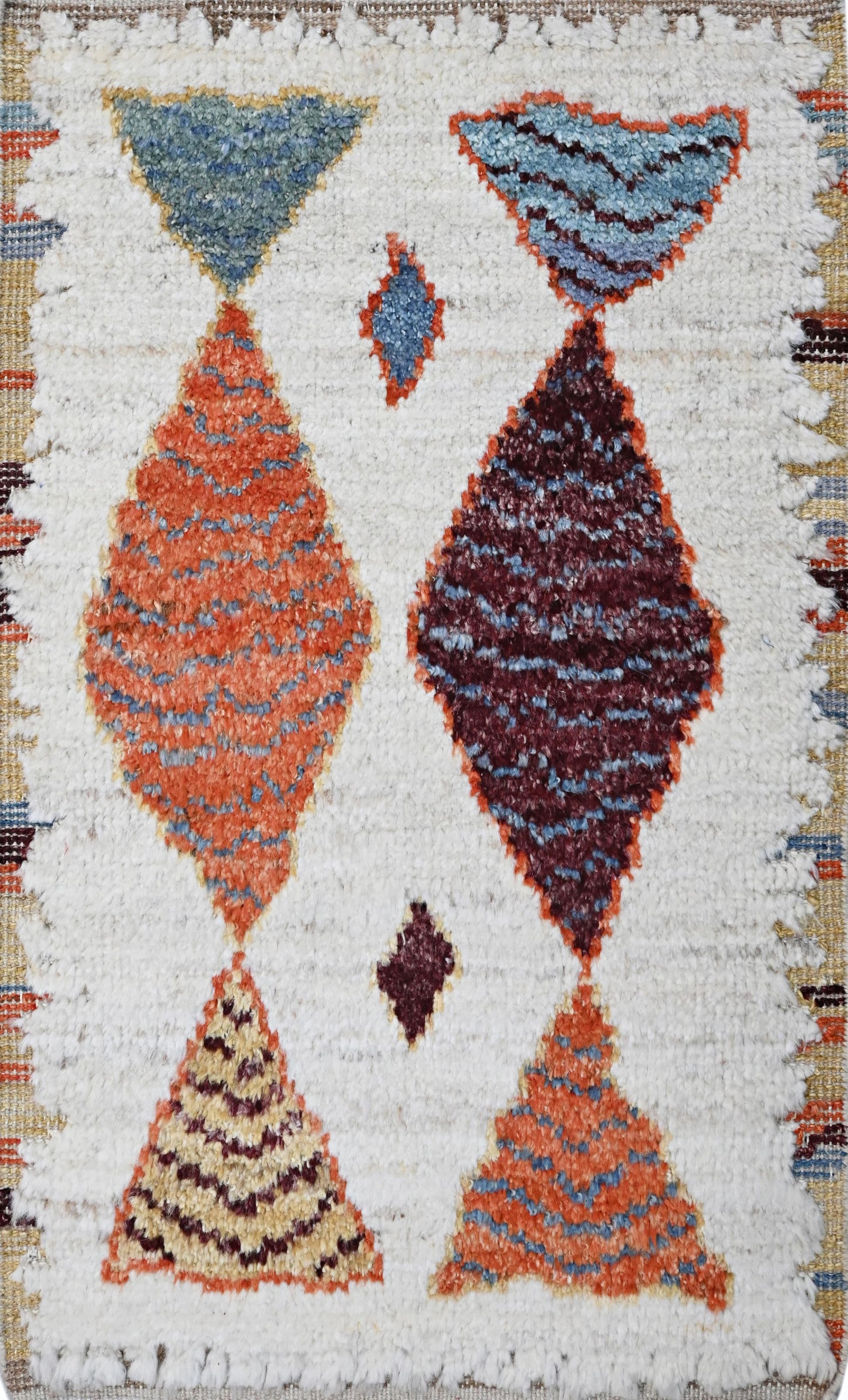 AORug#16201 size. 2'0" X 3'0"