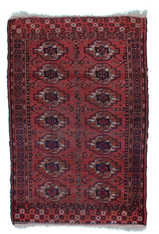 AORug#13719 size. 2' 07" x 3' 09"