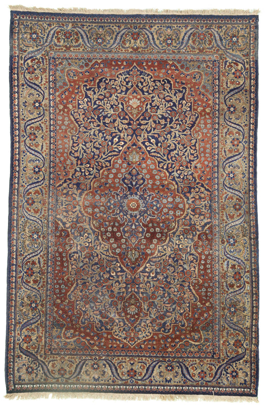 AORug#5269 size. 4' 04" x 6' 06"