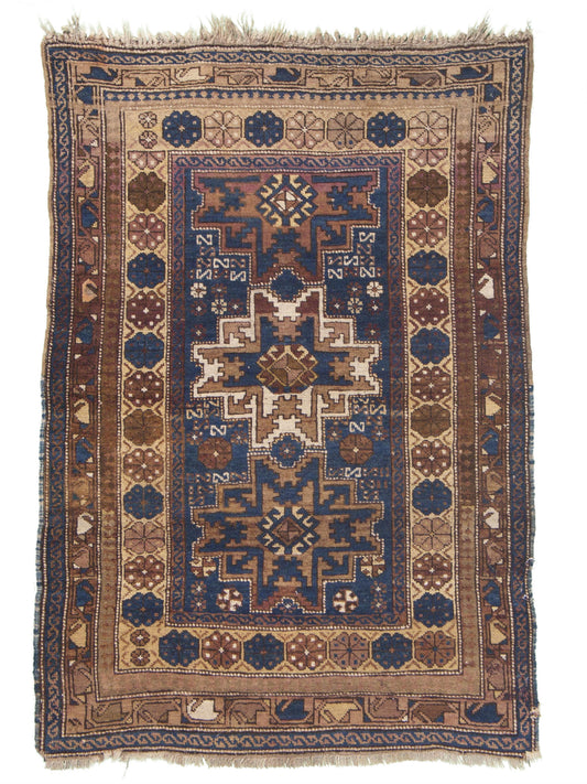 AORug#3889 size. 3' 05" x 5' 00"