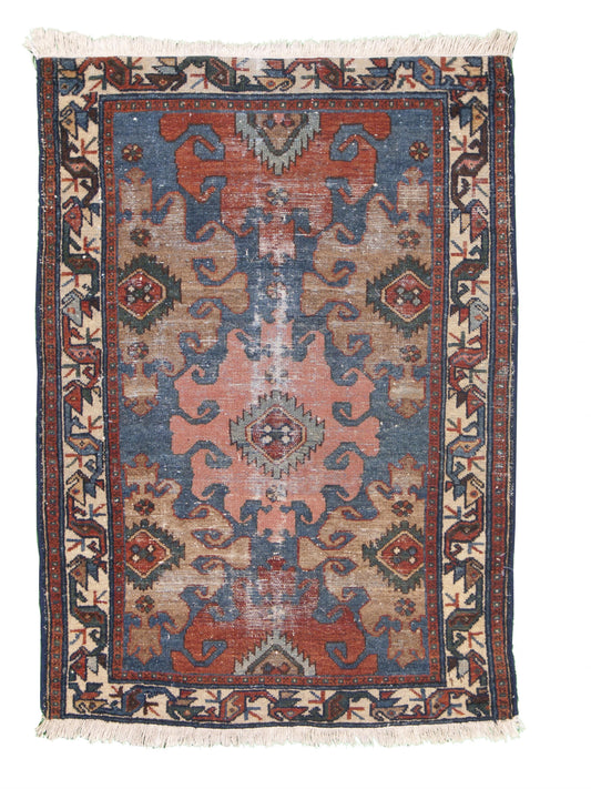 AORug#5233 size. 2' 07" x 3' 09"
