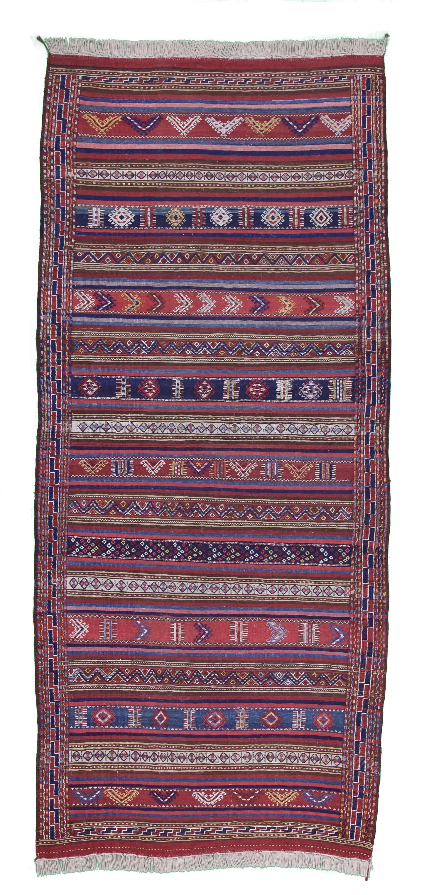 AORug#13572 size. 5' 03" x 11' 04"