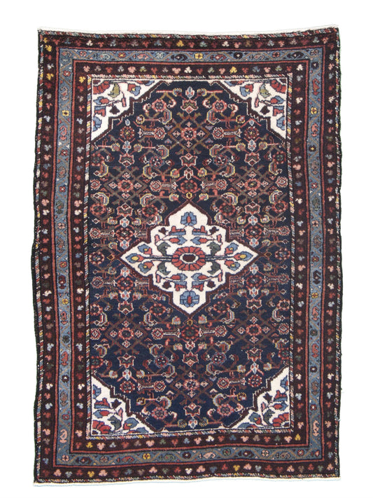 AORug#5208 size. 3' 04" x 4' 11"