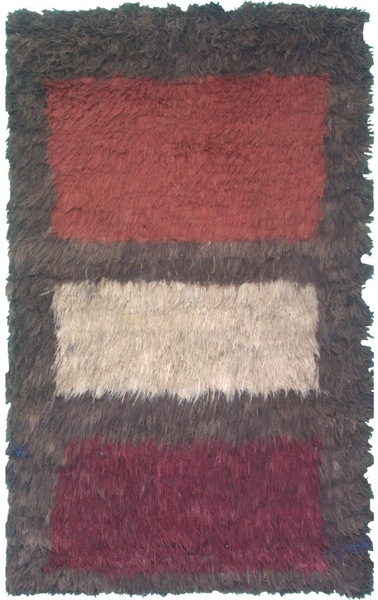 AORug#8592 size. 3' 03" x 5' 07"