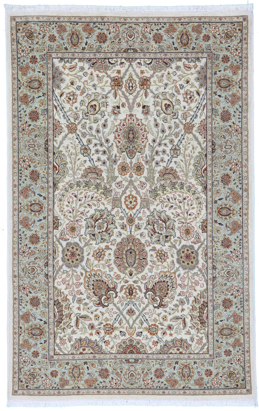 AORug#1392 size.4' 00" x 6' 02"