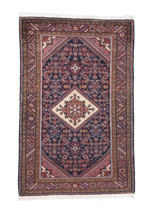 AORug#3887 size. 3' 05" x 5' 03"