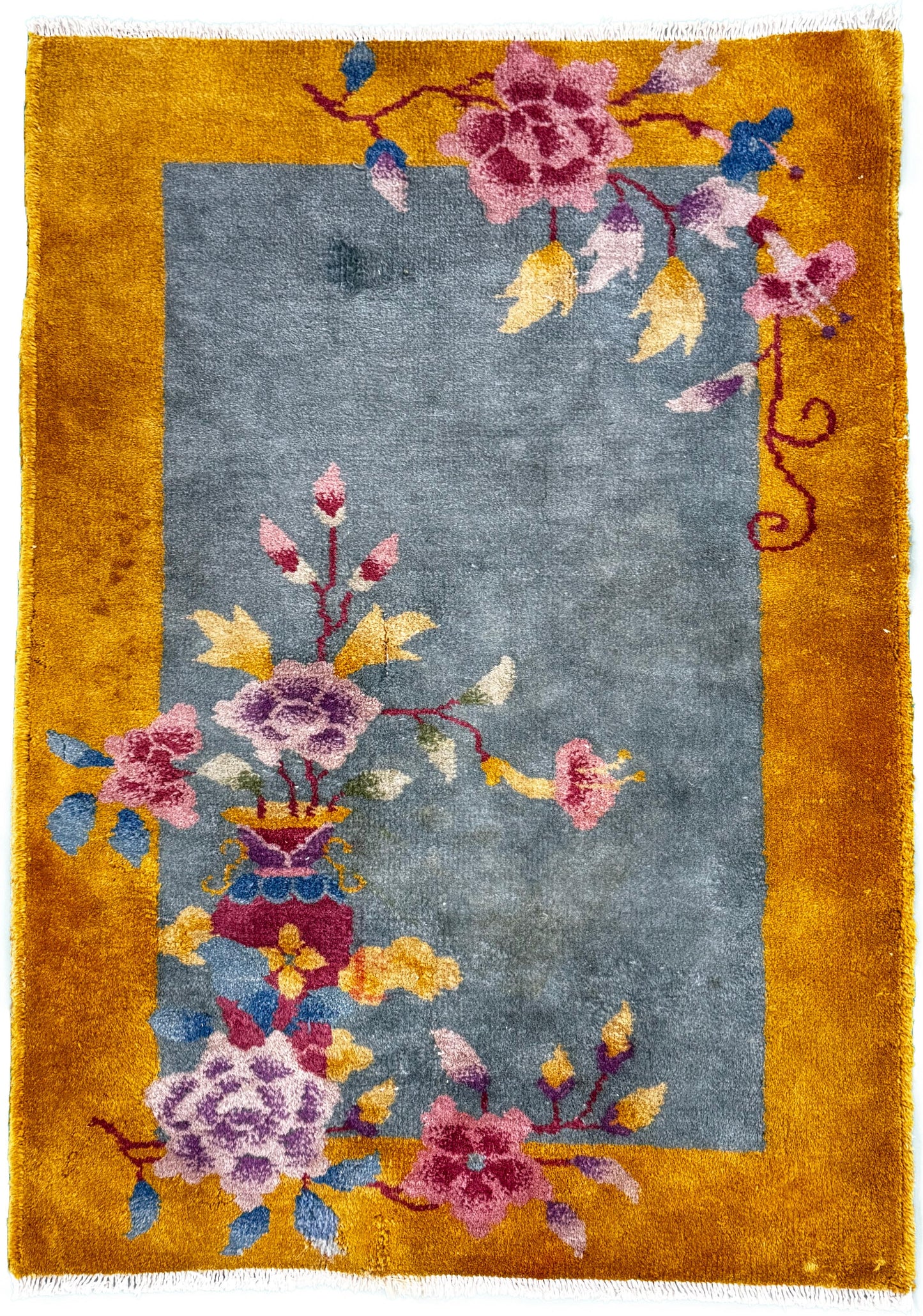AORug#18877 size. 2' 00" x 2' 09"