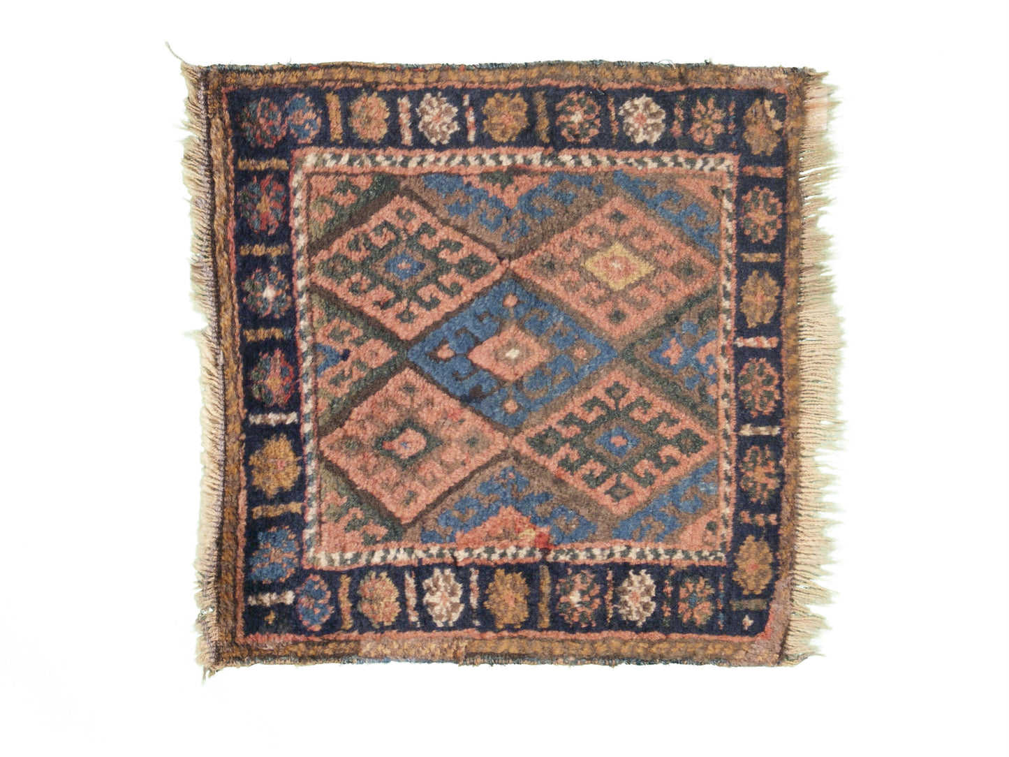 AORug#4657 size. 1' 11" x 1' 11"