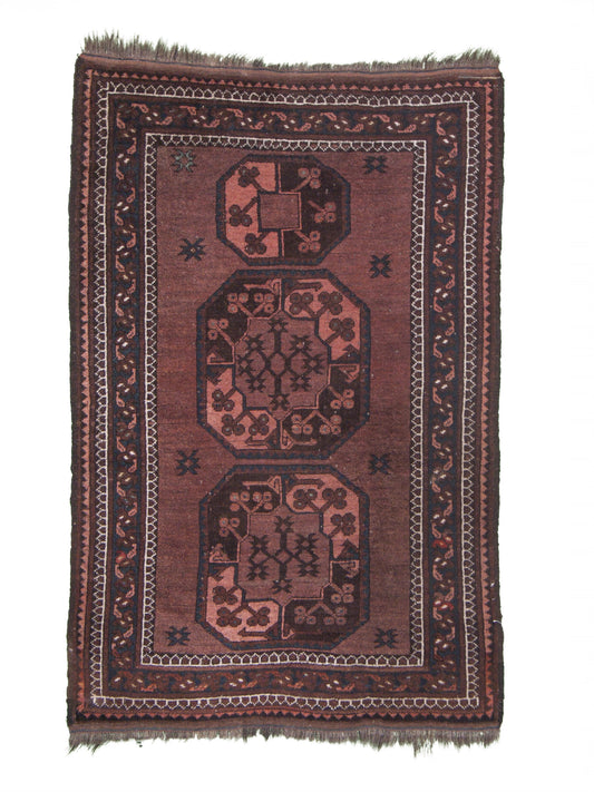 AORug#5326 size. 3' 10" x 4' 10"