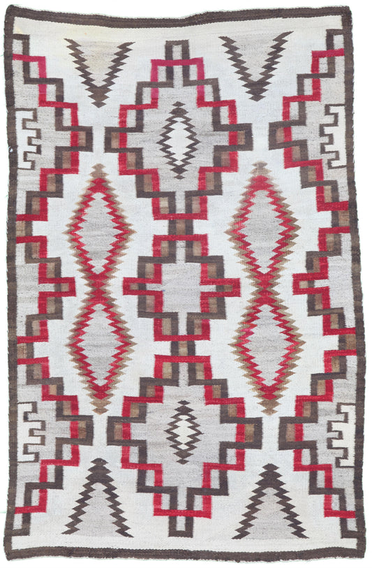 AORug#10509 size. 3' 06" x 5' 05"